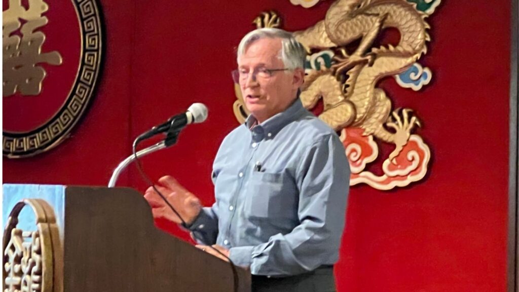 Speaker Ken Klein at the Asian Studies in SoCal dinner/program