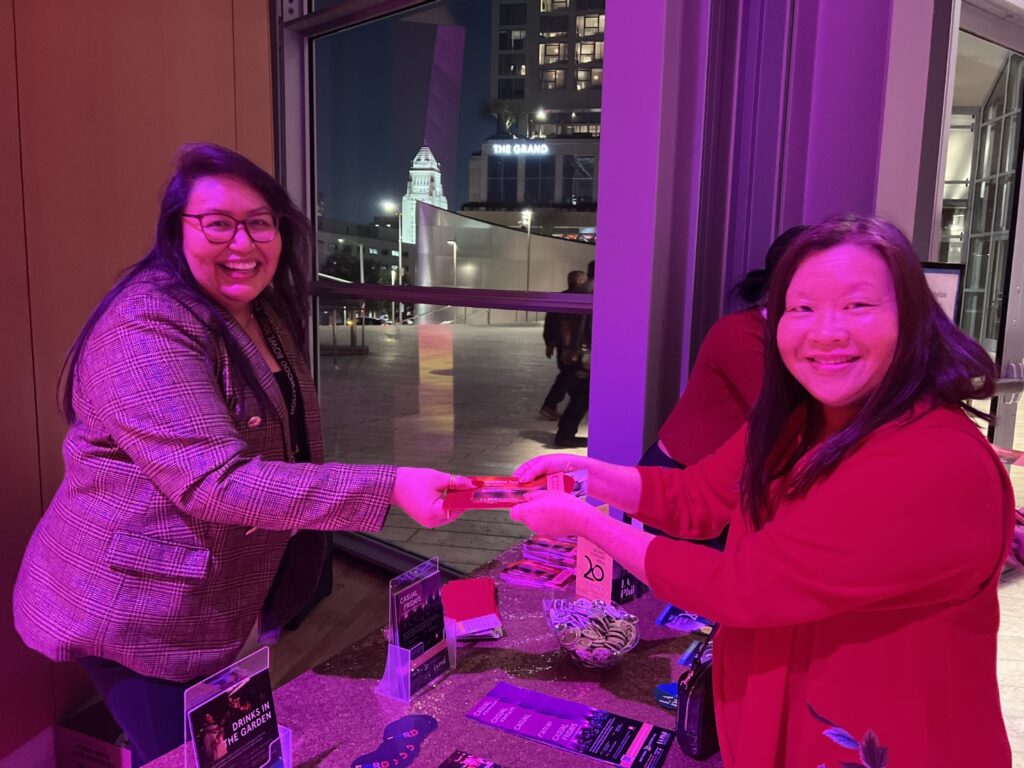 Grace accepts red envelope from Kevine